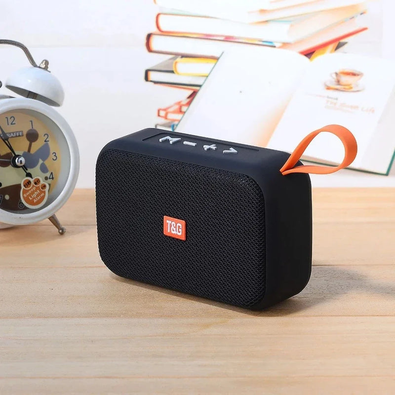 TG506 mini soundbar Bluetooth com rádio FM TWS cartão TF AUX USB grave reforçado bateria 400 mAh e viva-voz para música em qualquer lugar